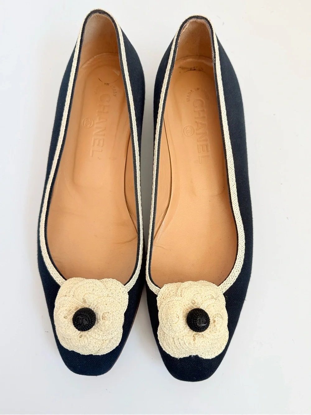 Chanel 2007/08 Vintage Camellia Canvas Ballet Flats Black Cream CC Size 39